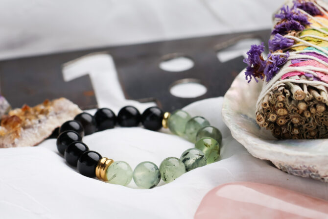 Prehnite + Black Onyx Handmade Stretch Bracelet - Image 2